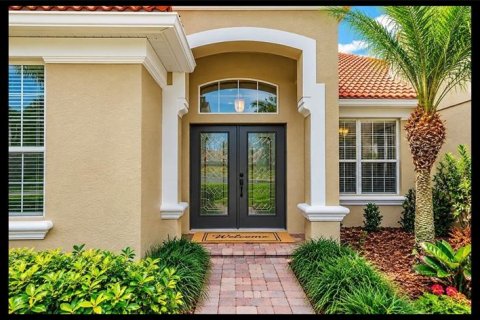 House in Longwood, Florida 4 bedrooms, 288.37 sq.m. № 2393889 - photo 5