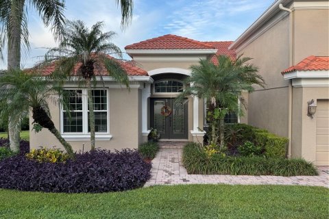 House in Longwood, Florida 4 bedrooms, 288.37 sq.m. № 2393889 - photo 4
