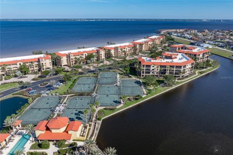 Condo in Punta Gorda, Florida, 2 bedrooms  № 1899097 - photo 12
