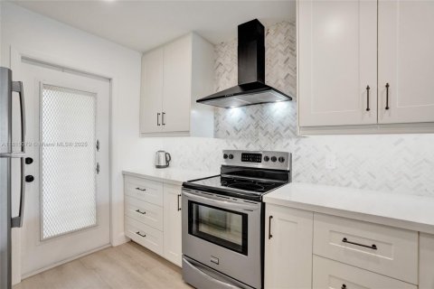 Copropriété à vendre à Pompano Beach, Floride: 2 chambres, 102.19 m2 № 1936519 - photo 12