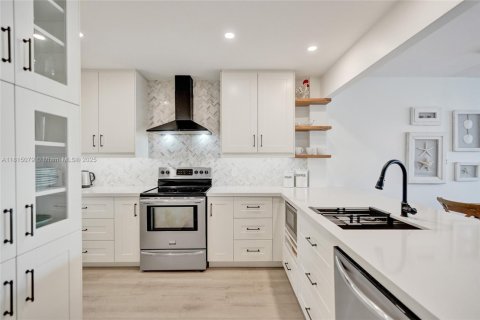 Copropriété à vendre à Pompano Beach, Floride: 2 chambres, 102.19 m2 № 1936519 - photo 9