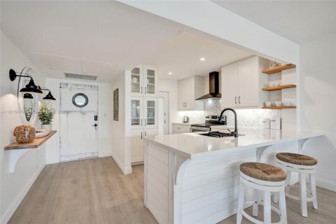 Copropriété à vendre à Pompano Beach, Floride: 2 chambres, 102.19 m2 № 1936519 - photo 10