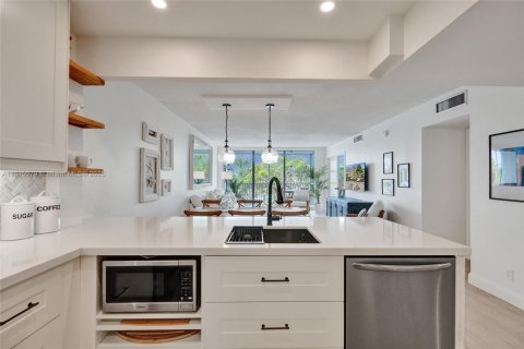 Copropriété à vendre à Pompano Beach, Floride: 2 chambres, 102.19 m2 № 1936519 - photo 16