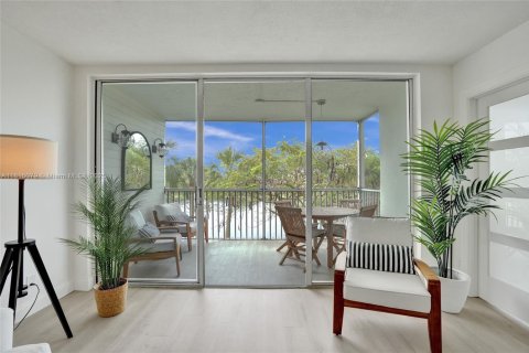 Copropriété à vendre à Pompano Beach, Floride: 2 chambres, 102.19 m2 № 1936519 - photo 24