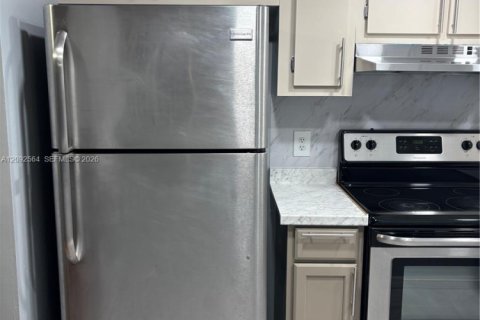 Copropriété à louer à Lauderhill, Floride: 1 chambre, 77.39 m2 № 2384943 - photo 4
