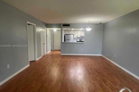 Copropriété à louer à Lauderhill, Floride: 1 chambre, 77.39 m2 № 2384943 - photo 21
