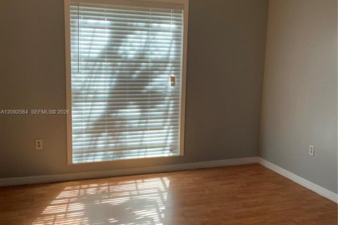 Copropriété à louer à Lauderhill, Floride: 1 chambre, 77.39 m2 № 2384943 - photo 10
