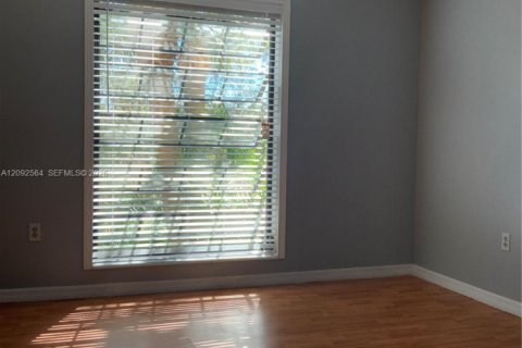 Copropriété à louer à Lauderhill, Floride: 1 chambre, 77.39 m2 № 2384943 - photo 7