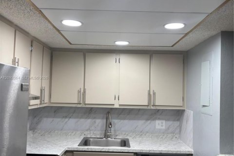 Condo à Lauderhill, Floride, 1 chambre  № 2384943