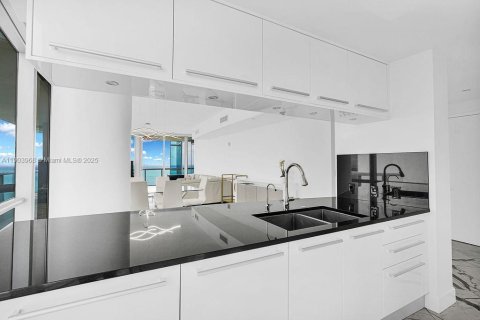 Condo in Sunny Isles Beach, Florida, 3 bedrooms  № 1955193 - photo 9