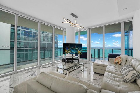 Condo in Sunny Isles Beach, Florida, 3 bedrooms  № 1955193 - photo 3
