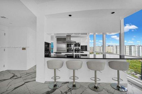 Condo in Sunny Isles Beach, Florida, 3 bedrooms  № 1955193 - photo 4