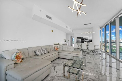 Condo in Sunny Isles Beach, Florida, 3 bedrooms  № 1955193 - photo 29