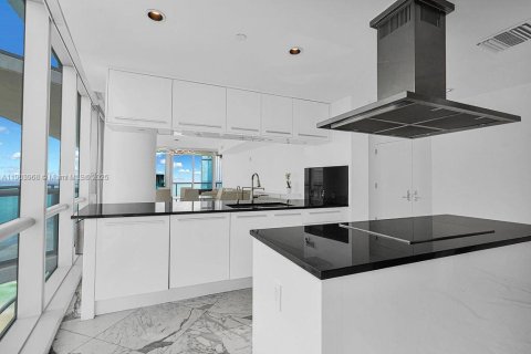 Condo in Sunny Isles Beach, Florida, 3 bedrooms  № 1955193 - photo 8