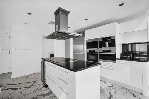 Condo in Sunny Isles Beach, Florida, 3 bedrooms  № 1955193 - photo 12