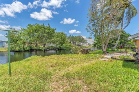 Casa en venta en Sunrise, Florida, 3 dormitorios, 139.35 m2 № 1814874 - foto 28
