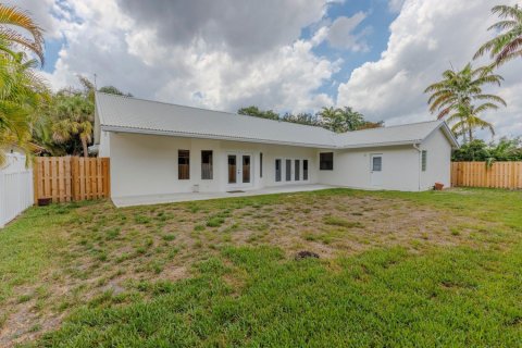 Снять в аренду виллу или дом в Купер-Сити, Флорида 5 спален, 277.96м2, № 1226667 - фото 1