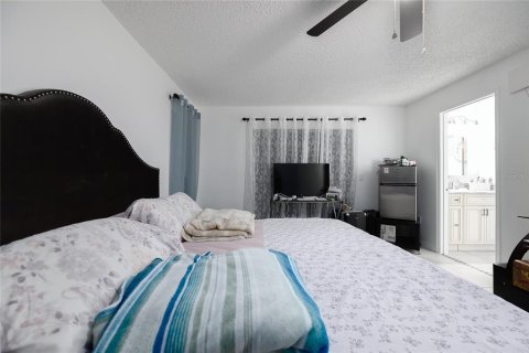 House in Kissimmee, Florida 4 bedrooms, 163.97 sq.m. № 1757124 - photo 10
