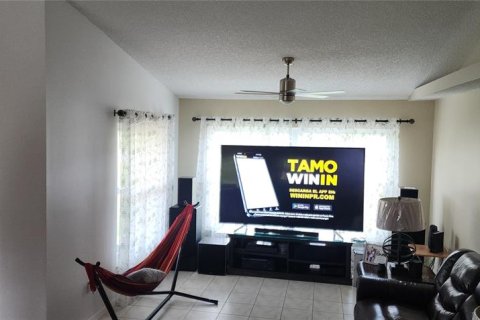 House in Kissimmee, Florida 4 bedrooms, 163.97 sq.m. № 1757124 - photo 4