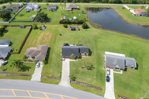 House in Kissimmee, Florida 4 bedrooms, 163.97 sq.m. № 1757124 - photo 23