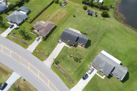 House in Kissimmee, Florida 4 bedrooms, 163.97 sq.m. № 1757124 - photo 24