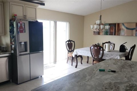 House in Kissimmee, Florida 4 bedrooms, 163.97 sq.m. № 1757124 - photo 3
