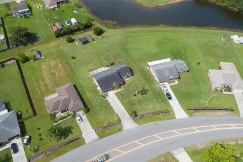 House in Kissimmee, Florida 4 bedrooms, 163.97 sq.m. № 1757124 - photo 25