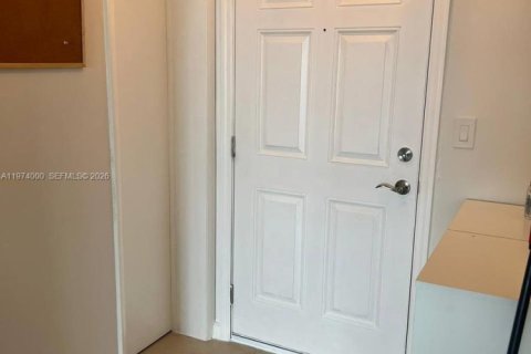 Купить кондоминиум в Майами, Флорида 1 спальня, 77.11м2, № 2033689 - фото 8