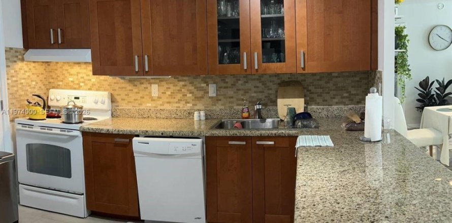 Кондоминиум с 1 спальней в Майами, Флорида № 2033689