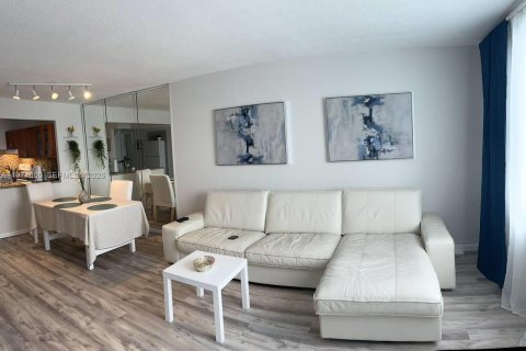 Купить кондоминиум в Майами, Флорида 1 спальня, 77.11м2, № 2033689 - фото 6