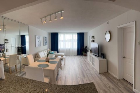 Купить кондоминиум в Майами, Флорида 1 спальня, 77.11м2, № 2033689 - фото 5