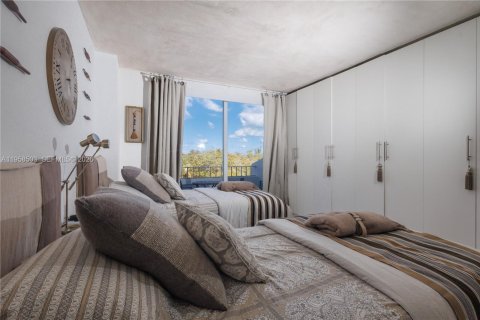 Condo in Key Biscayne, Florida, 1 bedroom  № 2025858 - photo 7