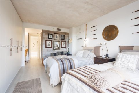 Condo in Key Biscayne, Florida, 1 bedroom  № 2025858 - photo 6