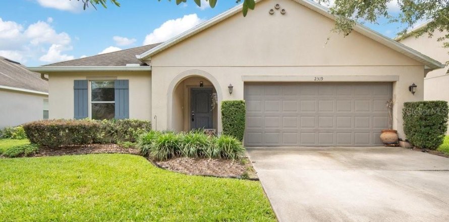 House in Orlando, Florida 4 bedrooms, 184.23 sq.m. № 2215919