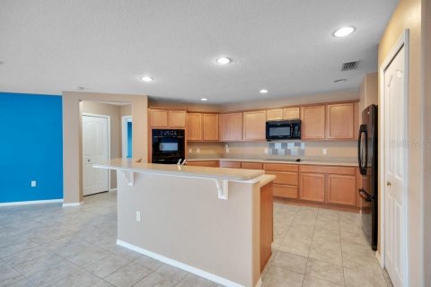 House in Orlando, Florida 4 bedrooms, 184.23 sq.m. № 2215919 - photo 8
