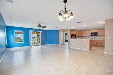 House in Orlando, Florida 4 bedrooms, 184.23 sq.m. № 2215919 - photo 5