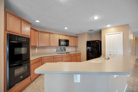 House in Orlando, Florida 4 bedrooms, 184.23 sq.m. № 2215919 - photo 9
