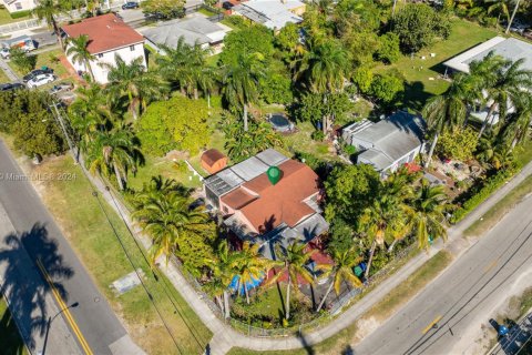 House in Miami, Florida 2 bedrooms, 101.45 sq.m. № 1458188 - photo 5