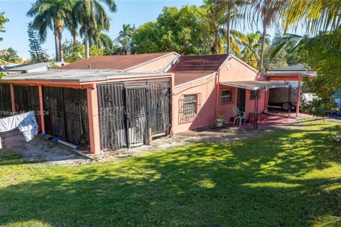 House in Miami, Florida 2 bedrooms, 101.45 sq.m. № 1458188 - photo 4
