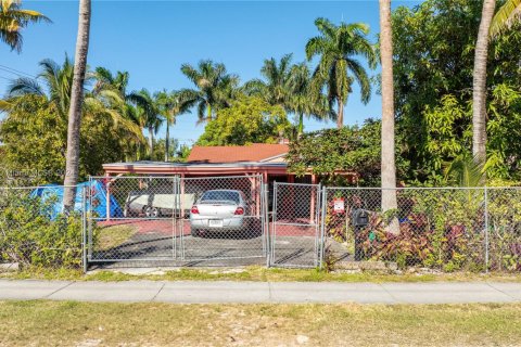 House in Miami, Florida 2 bedrooms, 101.45 sq.m. № 1458188 - photo 3