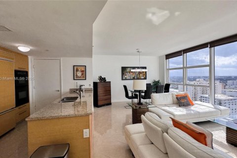 Снять в аренду кондоминиум в Халландейл-Бич, Флорида 1 спальня, 80.92м2, № 1958355 - фото 9