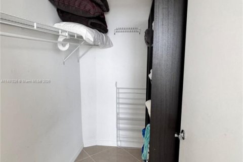 Снять в аренду кондоминиум в Халландейл-Бич, Флорида 1 спальня, 80.92м2, № 1958355 - фото 25