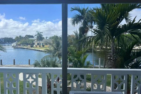 Copropriété à vendre à Hallandale Beach, Floride: 2 chambres, 80.82 m2 № 2043979 - photo 5