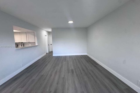 Copropriété à vendre à Hallandale Beach, Floride: 2 chambres, 80.82 m2 № 2043979 - photo 20