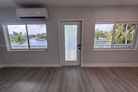 Copropriété à vendre à Hallandale Beach, Floride: 2 chambres, 80.82 m2 № 2043979 - photo 19