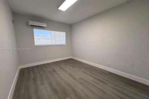 Copropriété à vendre à Hallandale Beach, Floride: 2 chambres, 80.82 m2 № 2043979 - photo 15