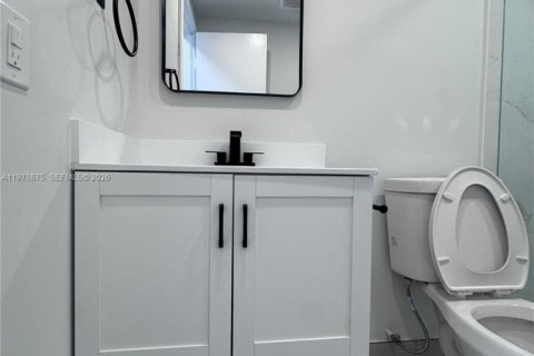 Copropriété à vendre à Hallandale Beach, Floride: 2 chambres, 80.82 m2 № 2043979 - photo 10