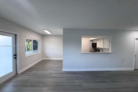 Copropriété à vendre à Hallandale Beach, Floride: 2 chambres, 80.82 m2 № 2043979 - photo 21