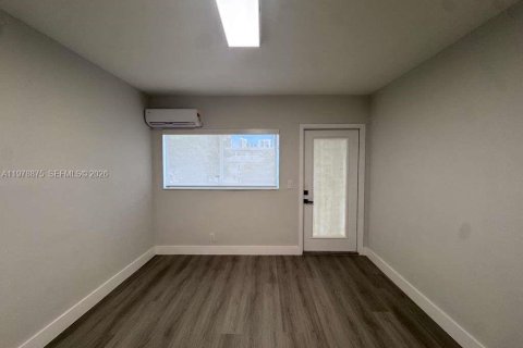 Copropriété à vendre à Hallandale Beach, Floride: 2 chambres, 80.82 m2 № 2043979 - photo 16