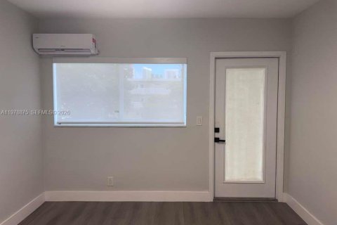 Copropriété à vendre à Hallandale Beach, Floride: 2 chambres, 80.82 m2 № 2043979 - photo 13